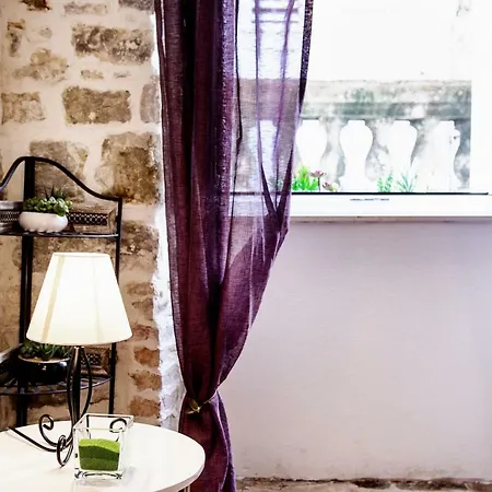 Peristil Cardo Apartman Split