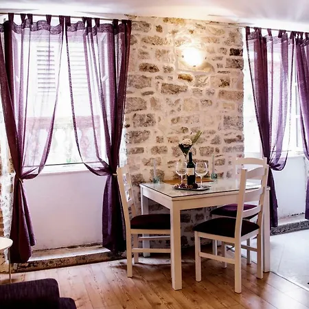 Peristil Cardo Apartman