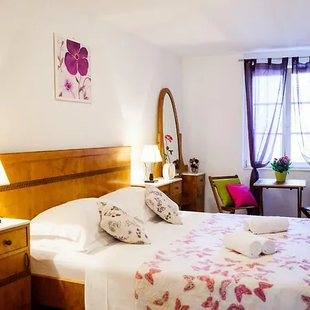 Апартаменти Peristil Cardo