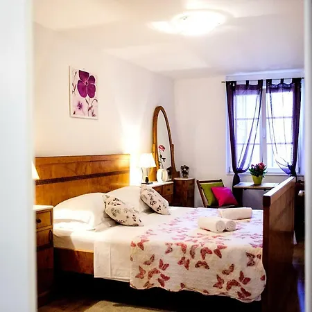 Апартаменти Peristil Cardo Спліт